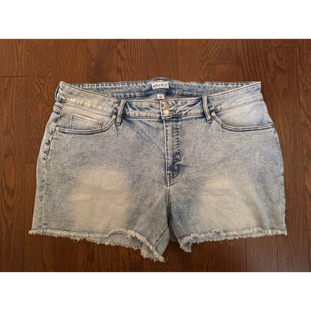 Ava & Viv Light Acid Wash Cutoff Jean Shorts 22W Plus Distressed